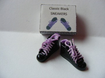 BLACK TRAINERS BLACK TRAINERS